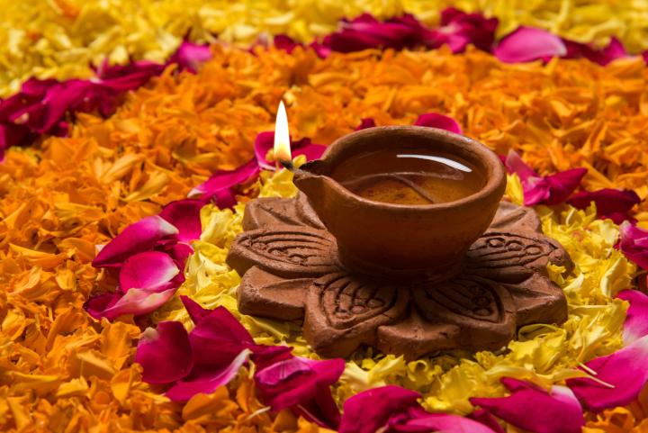 5 powerful mantras to chant during Kartika Purnima and Dev Diwali